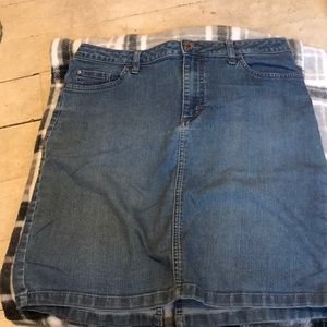 Short jean skirt